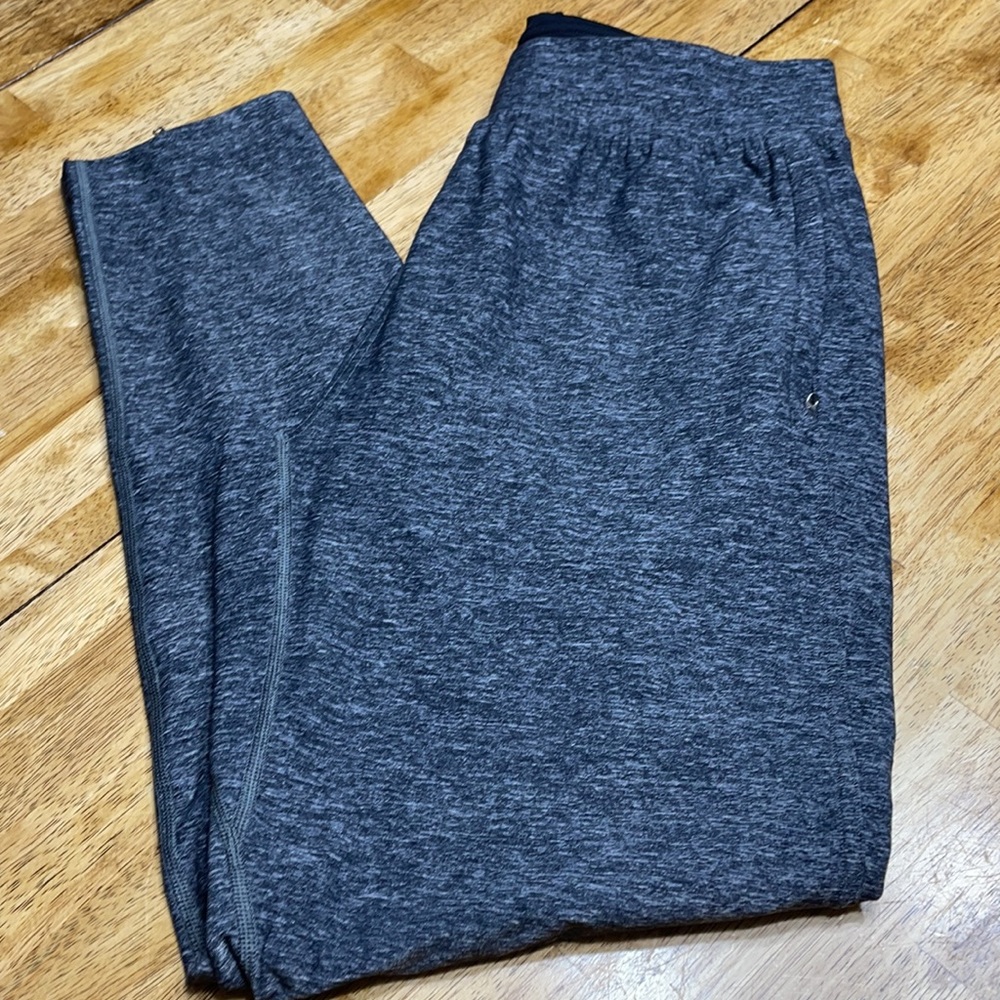 Lululemon heathered charcoal women’s pants size M